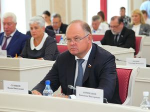 Вадим Супиков принял участие в работе одиннадцатой сессии регионального парламента