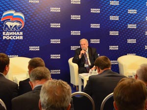 Вадим Супиков участвует в работе дискуссионных площадок XIV съезда партии