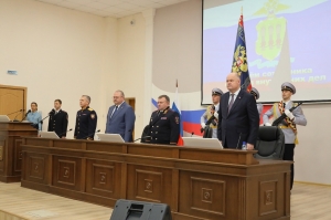 Принял участие в торжественном собра­нии, посвященном Дню сотрудника органов внутренних дел РФ