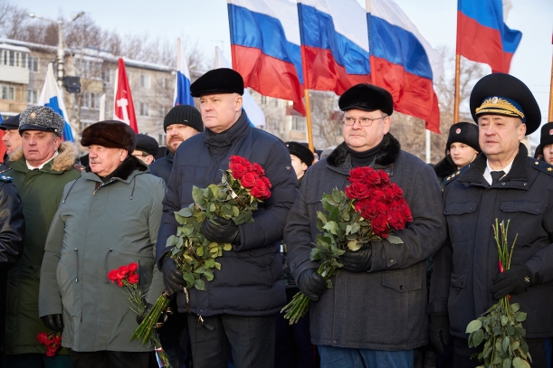 Совместно с Губернатором Пензенской области Олегом Владимировичем Мельниченко принял участие в мероприятии, посвященном Дню защитника Отечества