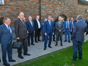 В рамках 77-го заседания Совета законодателей Приволжского федерального округа посетили комплекс-музей «Салют, Победа!» в Оренбурге