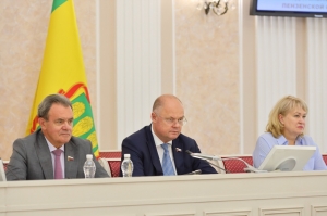 Вадим Супиков провел крайнее заседание комитета регионального парламента