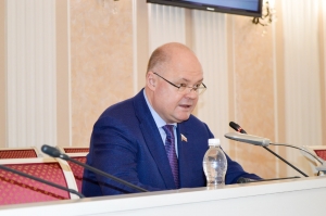 Вручил высшие награды Законодательного Собрания Пензенской области