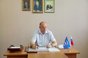 При содействии Вадима Супикова благоустроена детская площадка во дворе многоквартирных домов