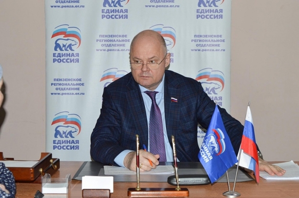 В рамках депутатской деятельности оказал помощь детскому саду