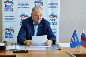 Вадим Супиков держит на контроле обращения избирателей