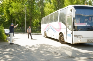 В Троицкую вселенскую родительскую субботу организовал для жителей микрорайона «Маяк» паломническую поездку в Шемышейский район