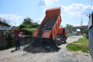 В Железнодорожном районе продолжается ремонт дорог