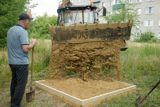 Вадим Супиков оказал содействие в ремонте детской площадки