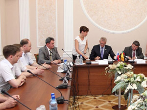 Региональный парламент и торгово-промышленная палата подписали соглашение