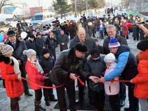 В Бессоновке состоялось открытие плавательного бассейна