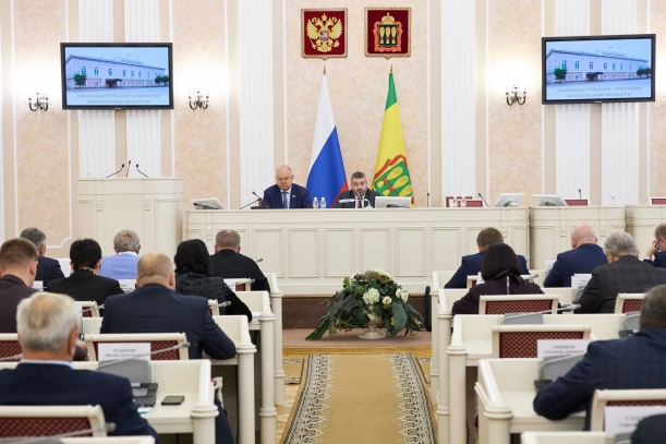 Заседание профильных комитетов по государственному строительству, вопросам МСУ и информационной политике; по здравоохранению и социальной политике; по образованию, культуре и спорту