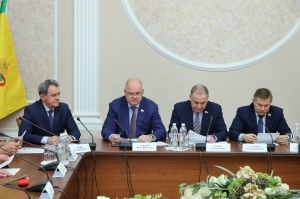 Принял участие в заседании комитета регионального парламента по агропромышленному комплексу