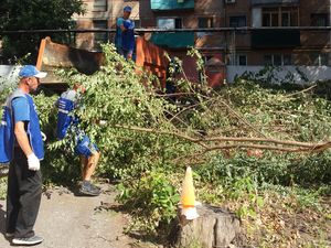 Вадим Супиков помогает в обустройстве территории будущего детского сада 