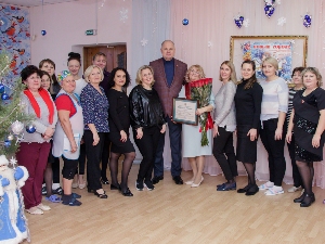 Вадим Супиков поздравил коллектив детского сада с наступающим Новым годом
