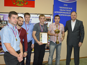 Вадим Супиков отметил лучших игроков летнего чемпионата по дворовому футболу 2014 года