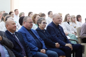 Поздравили с юбилеем доцента кафедры «Хирургия» Пензенского государственного университета, главного врача Областной психиатрической больницы им. К.Р. Евграфова Светлану Юрьевна Митрошину
