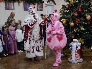 Более четырехсот ребят посетили елки, организованные Вадимом Супиковым