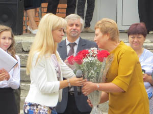 Член молодежного парламента поздравила учащихся с Днем знаний