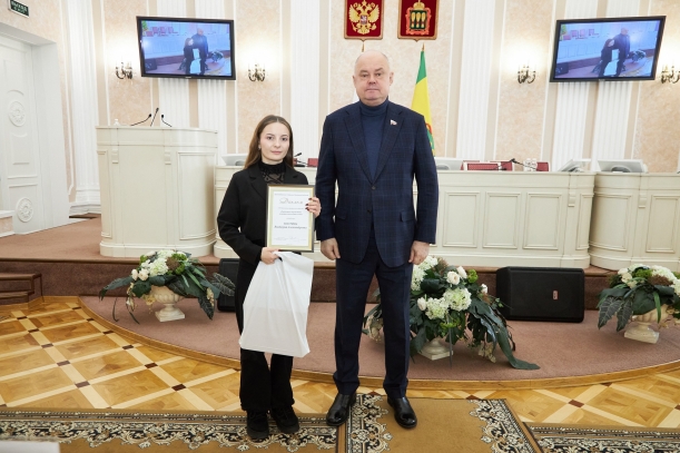 Подведены итоги научно-практической конференции о развитии парламентаризма,