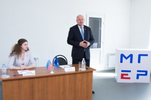 Поздравил волонтеров – медиков с наступающим Днем медицинского работника