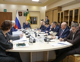 Принял участие в оперативном совещании, под председательством Губернатора региона Олега Владимировича Мельниченко