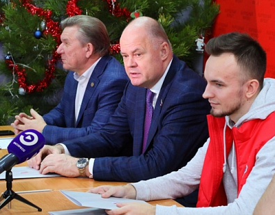 Провел встречу с активистами штаба «Мы вместе», на площадке регионального исполкома Общероссийского народного фронта