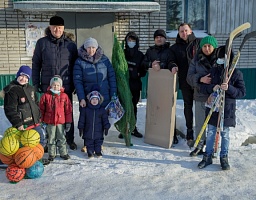 Многодетную семью Данчиных поздравили с наступающим Новым Годом