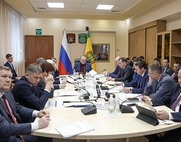 Принял участие в заседании Правительства региона, под председательством Губернатора Олега Владимировича Мельниченко