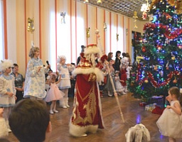 Лучший Дед Мороз России пришел на помощь детям