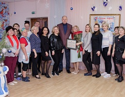 Вадим Супиков поздравил коллектив детского сада с наступающим Новым годом