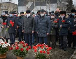 Митинг, посвященный 77-й годовщине полного освобождения Ленинграда от фашистской блокады