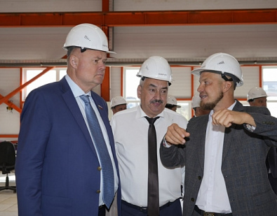 В рамках программы LXXVII заседания Совета законодателей ПФО в Оренбурге посетили ряд объектов, входящих в состав особой экономической зоны промышленно-производственного типа «Оренбуржье»