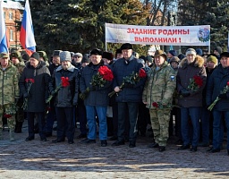 Церемония возложения цветов к Вечному огню мемориального комплекса «Афганские ворота»