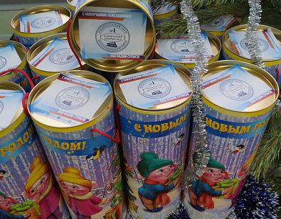 Около четырехсот подарков от Вадима Супикова получат дети первого округа