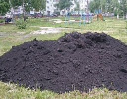 Вадим Супиков обеспечил завоз чернозема для благоустройства территорий 