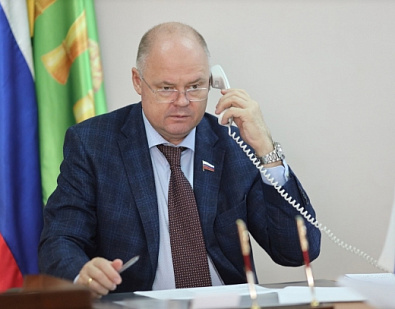 Провел дистанционный прием граждан, в рамках которого обратились 12 человек.