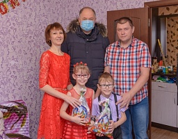 Вадим Супиков поздравил с Рождеством Христовым детей с ограниченными физическими возможностями здоровья
