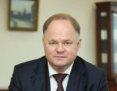 Вадим Супиков поздравляет работников следственных органов