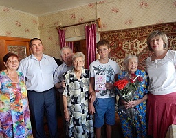Вадим Супиков поздравил с днем рождения ветеранов