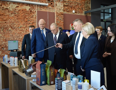 Посетили Минский технопарк и тракторный завод