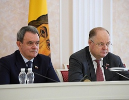 Вадим Супиков провел заседание фракции «Единая Россия» в региональном парламенте