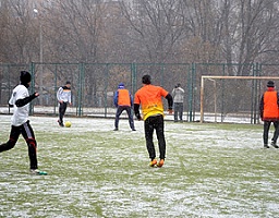 Продолжается зимний чемпионат Пензы по дворовому футболу