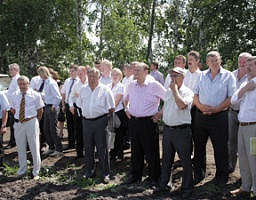 Василий Бочкарев обсудил с главами муниципалитетов развитие промышленного картофелеводства в регионе