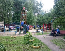 Отремонтирована детская площадка на улице Каракозова 