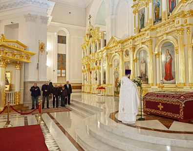 Митрополит Пензенский и Нижнеломовский Серафим провел пасхальное богослужение в Спасском кафедральном соборе в Пензе
