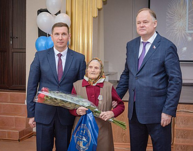 В Железнодорожном районе ветеранам вручены первые юбилейные медали 