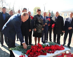 Депутаты Законодательного Собрания Пензенской области почтили память жертв керченской трагедии
