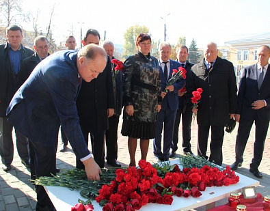 Депутаты Законодательного Собрания Пензенской области почтили память жертв керченской трагедии