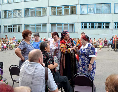 Играй, гармонь!